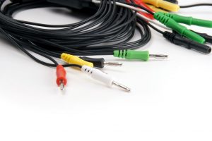 MindMaster-Neuro-4-Kabelsatz: USB-Kabel und farbige Elektrodenleitungen